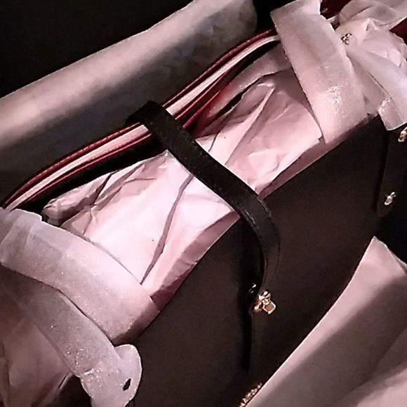 COACH TOTE BAG LARGE TOTE BAG BLACK RED LEATHER & COACH WALLET NWT - Picture 4 of 17